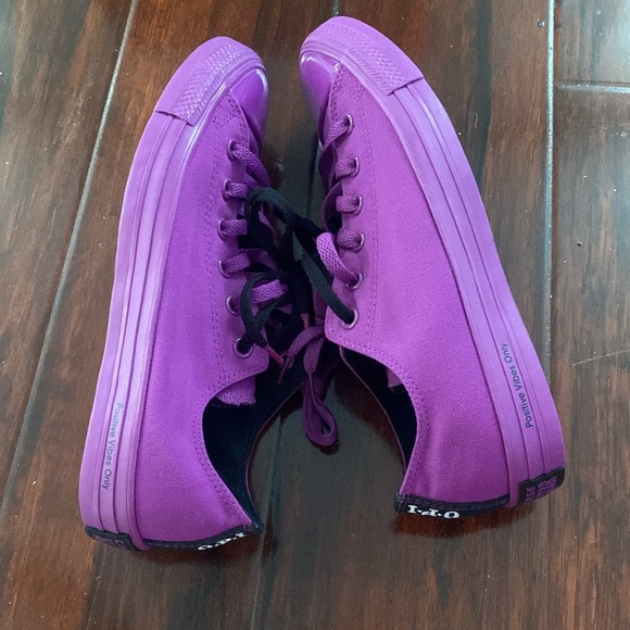 Converse Women's Sneakers in Vibrant Purple Size 10 ( S - 15) - Picture 7 of 10